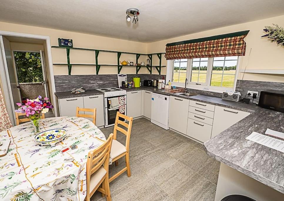 West Lodge 3 Bedrooms, Near Golf Course And River Turriff Exteriör bild